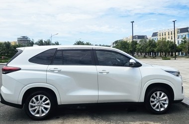 Thuê Xe ô tô tự lái Innova Cross